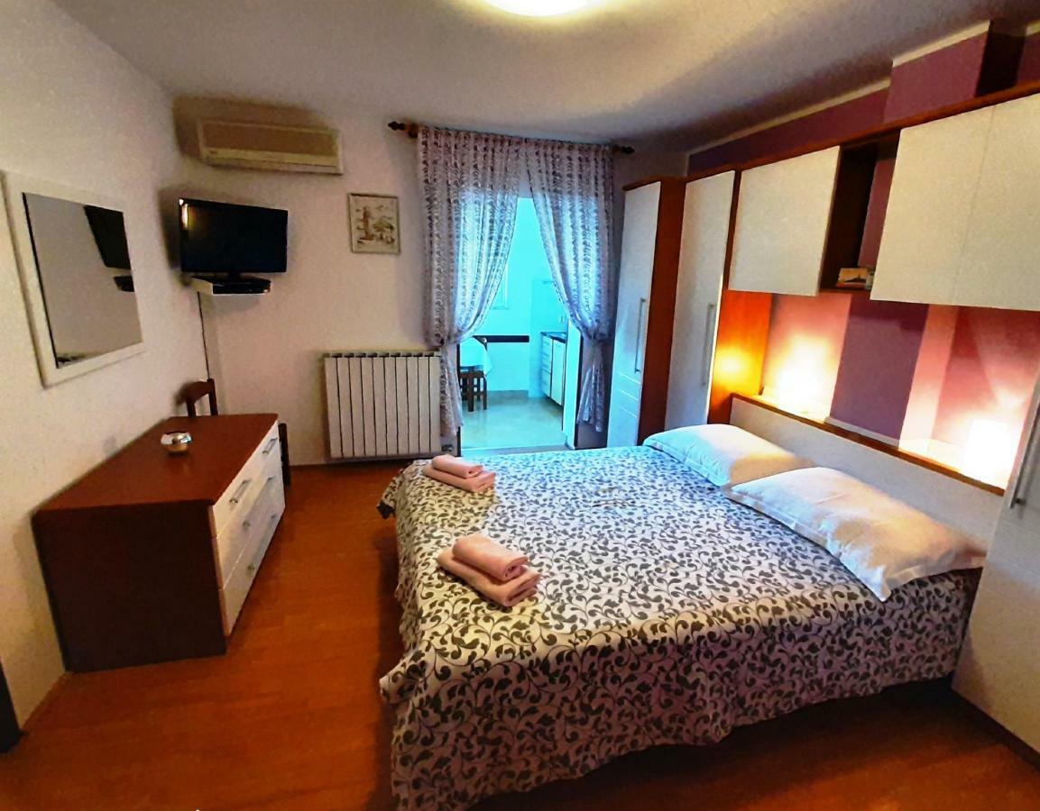 Paradise Beach Apartments 로비니 외부 사진